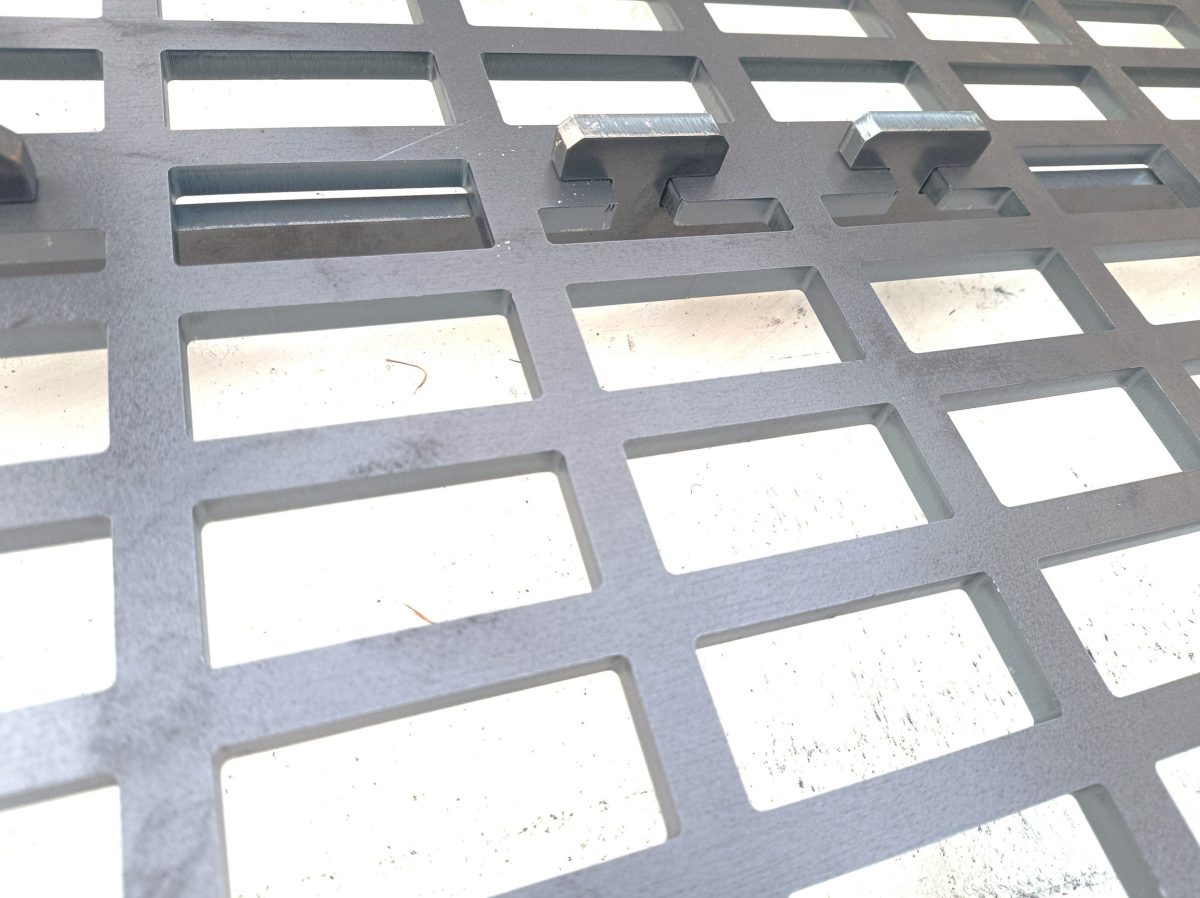 Masivní mříž - monolit