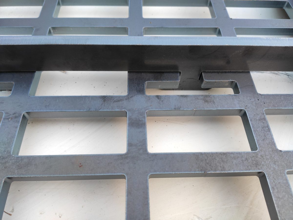 Masivní mříž - monolit