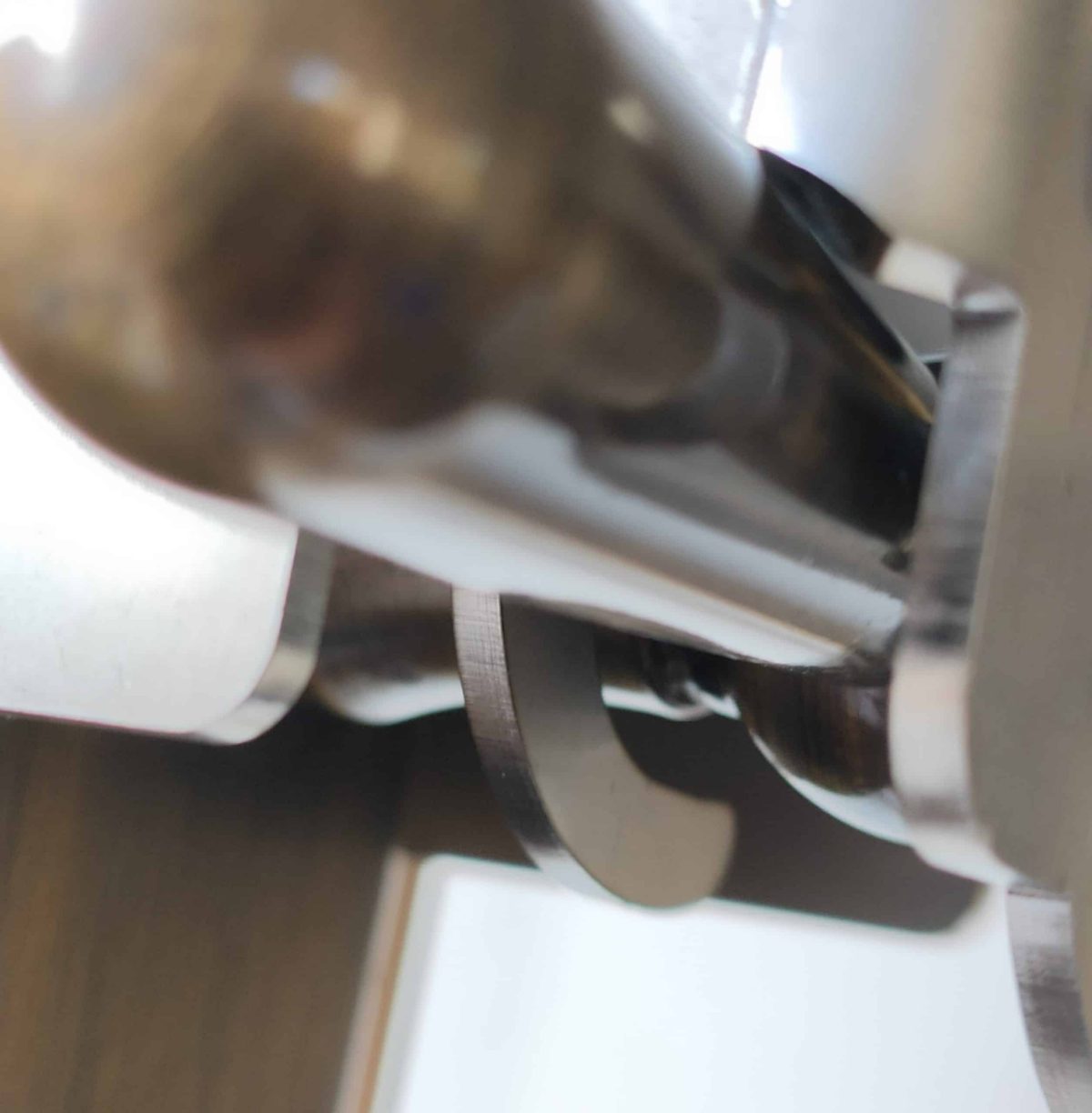 Zámek oken (botička na okna)