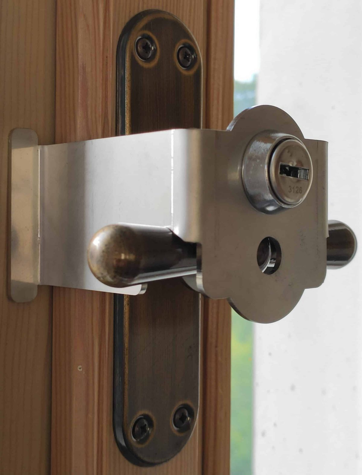 Zámek oken (botička na okna)